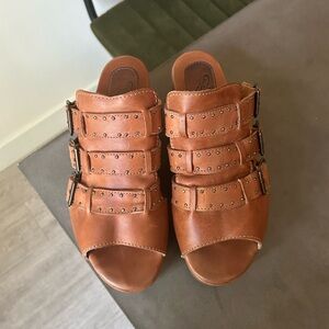 Brown Leather Buckle Sandals